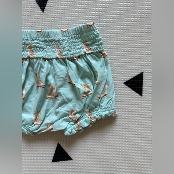 Kate Quinn|Baby girl pastel shorts in bamboo-Ice Skating Print,super soft•12-18M - Picture 4 of 5